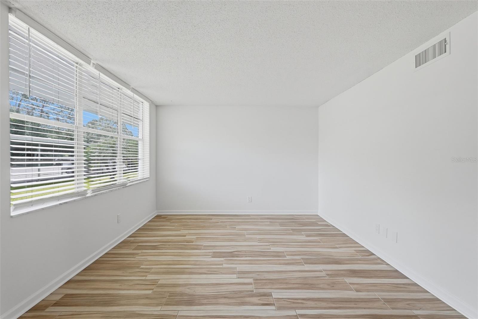 4720 LOCUST STREET NE 120