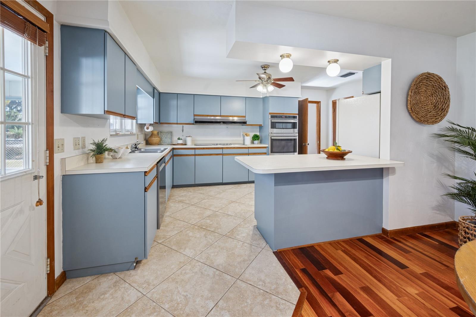 SEMINOLE RIDGE #4 - Residential