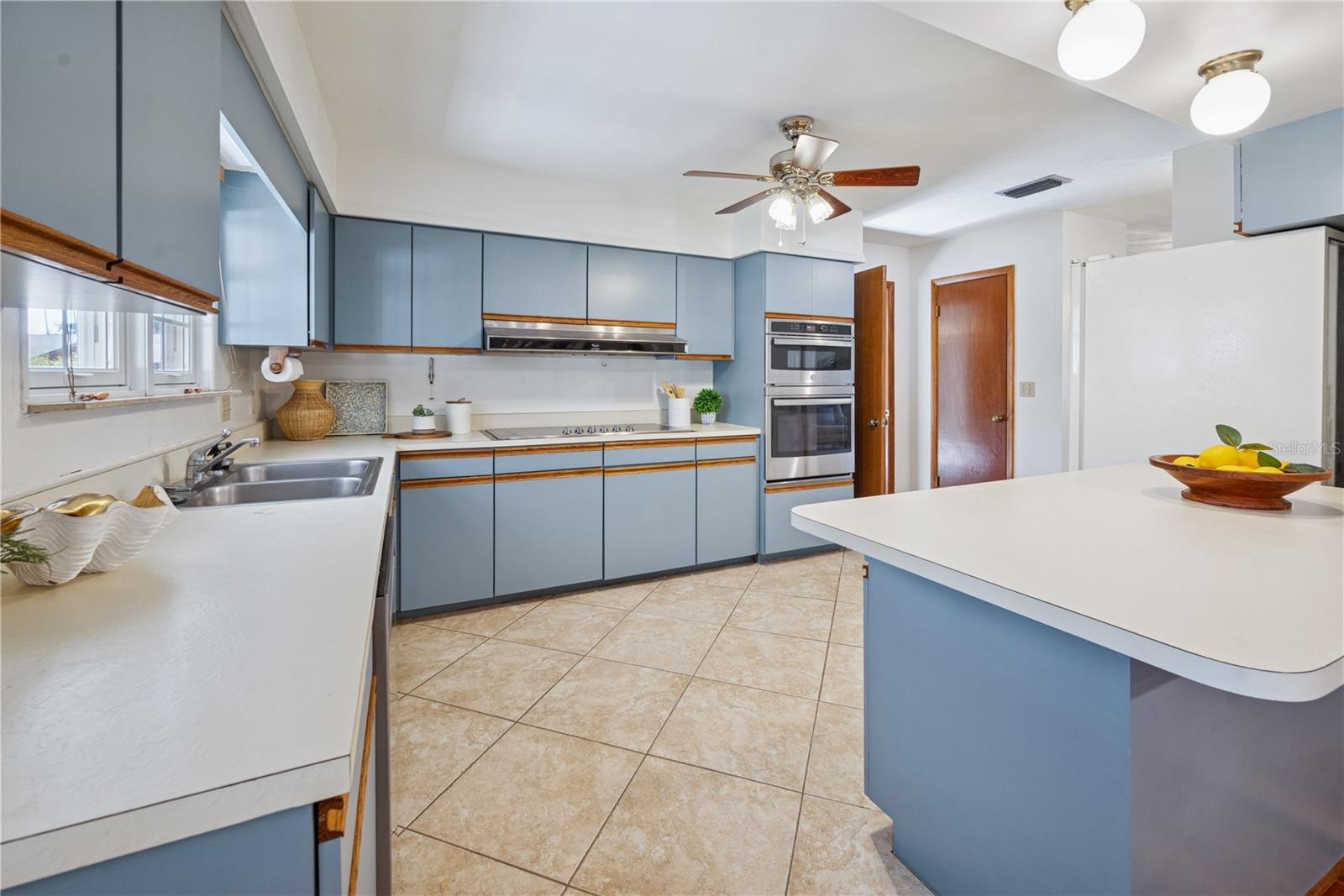 SEMINOLE RIDGE #4 - Residential