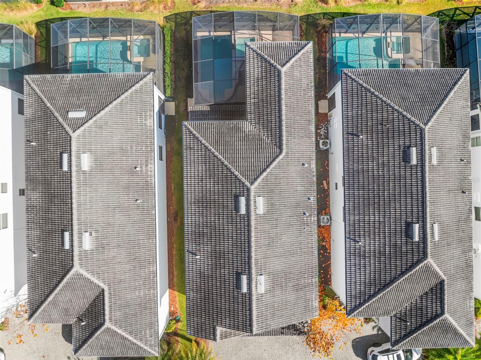 STOREY LAKE - Residential