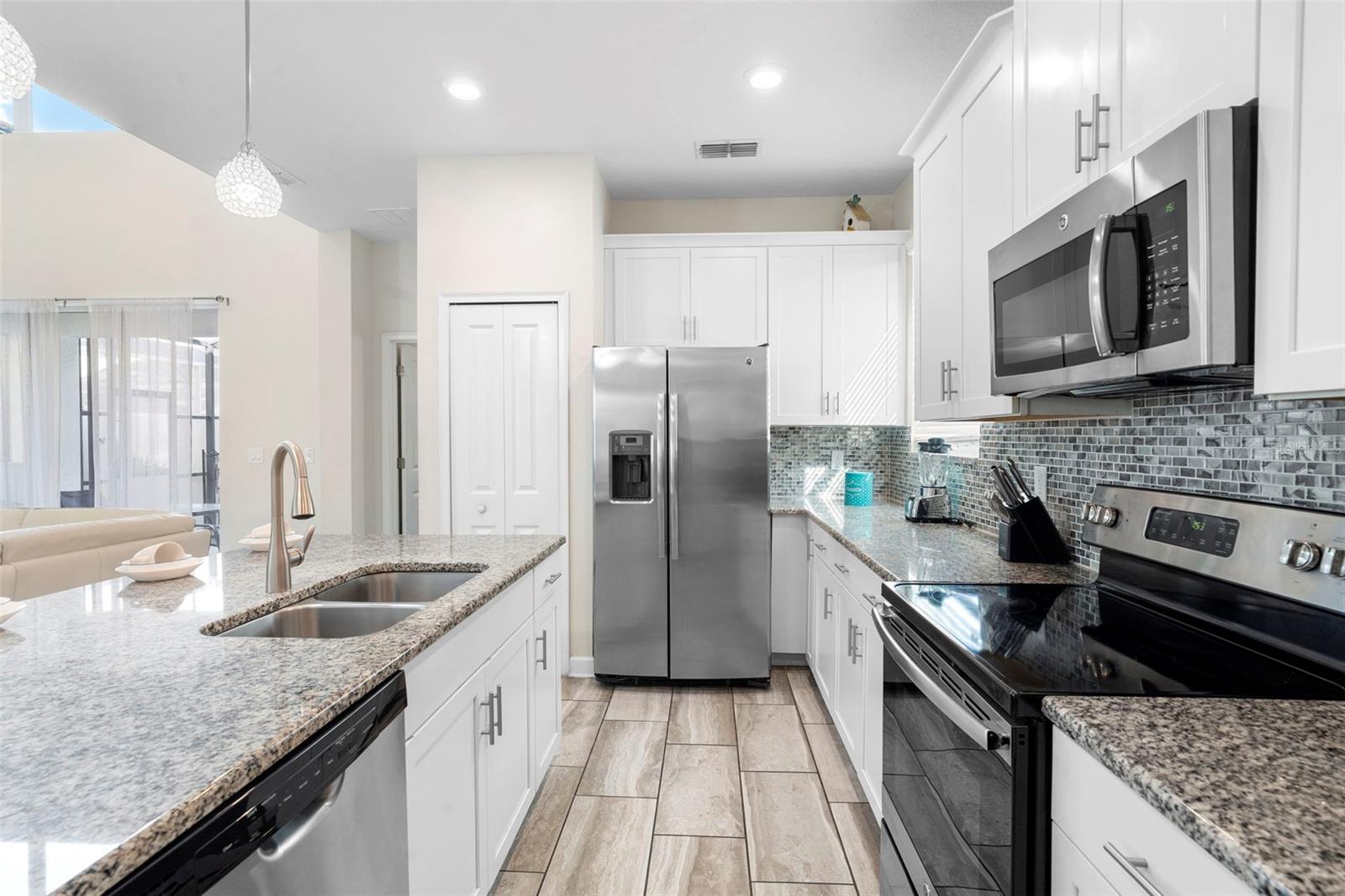 STOREY LAKE - Residential