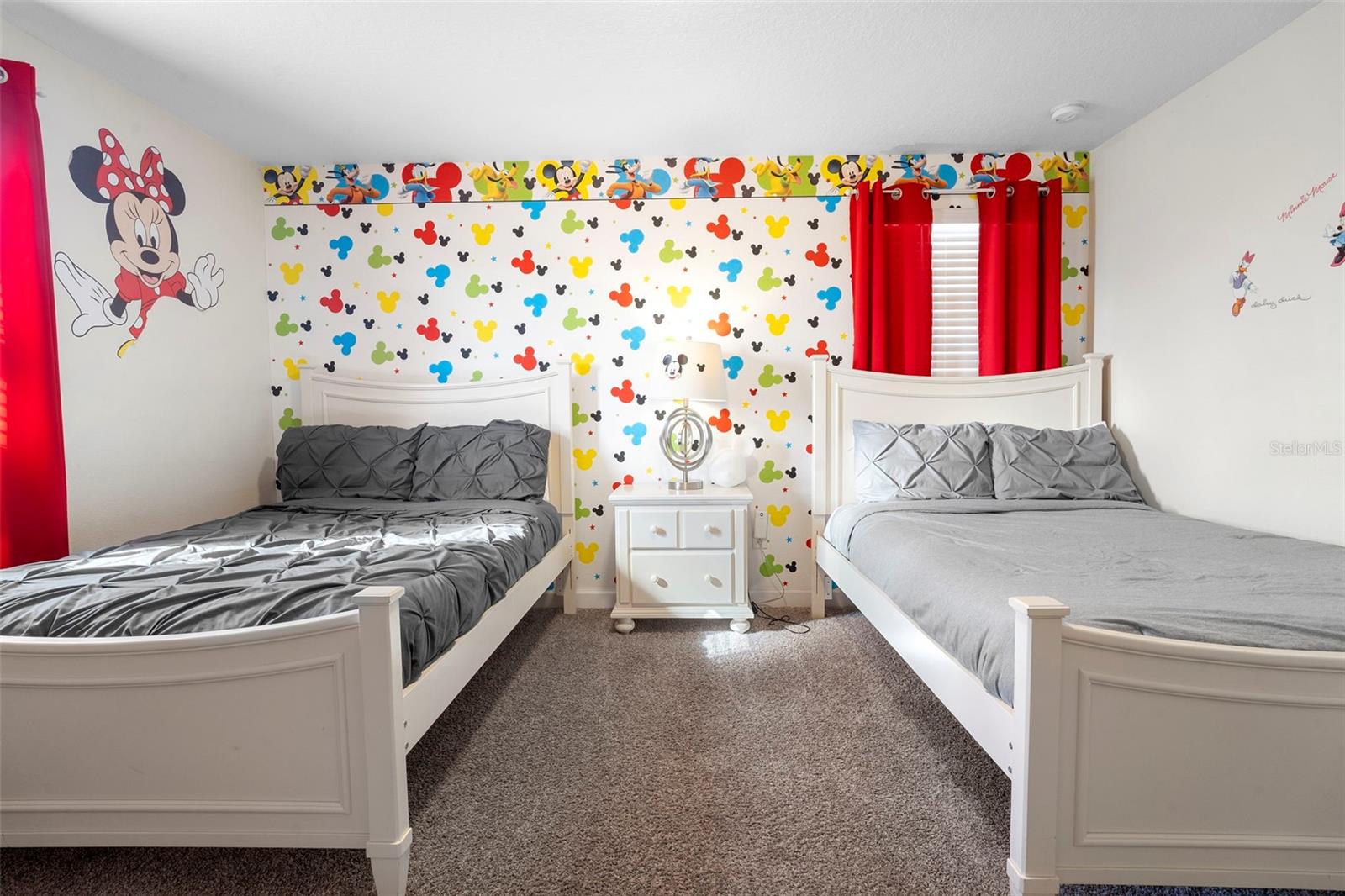 STOREY LAKE - Residential