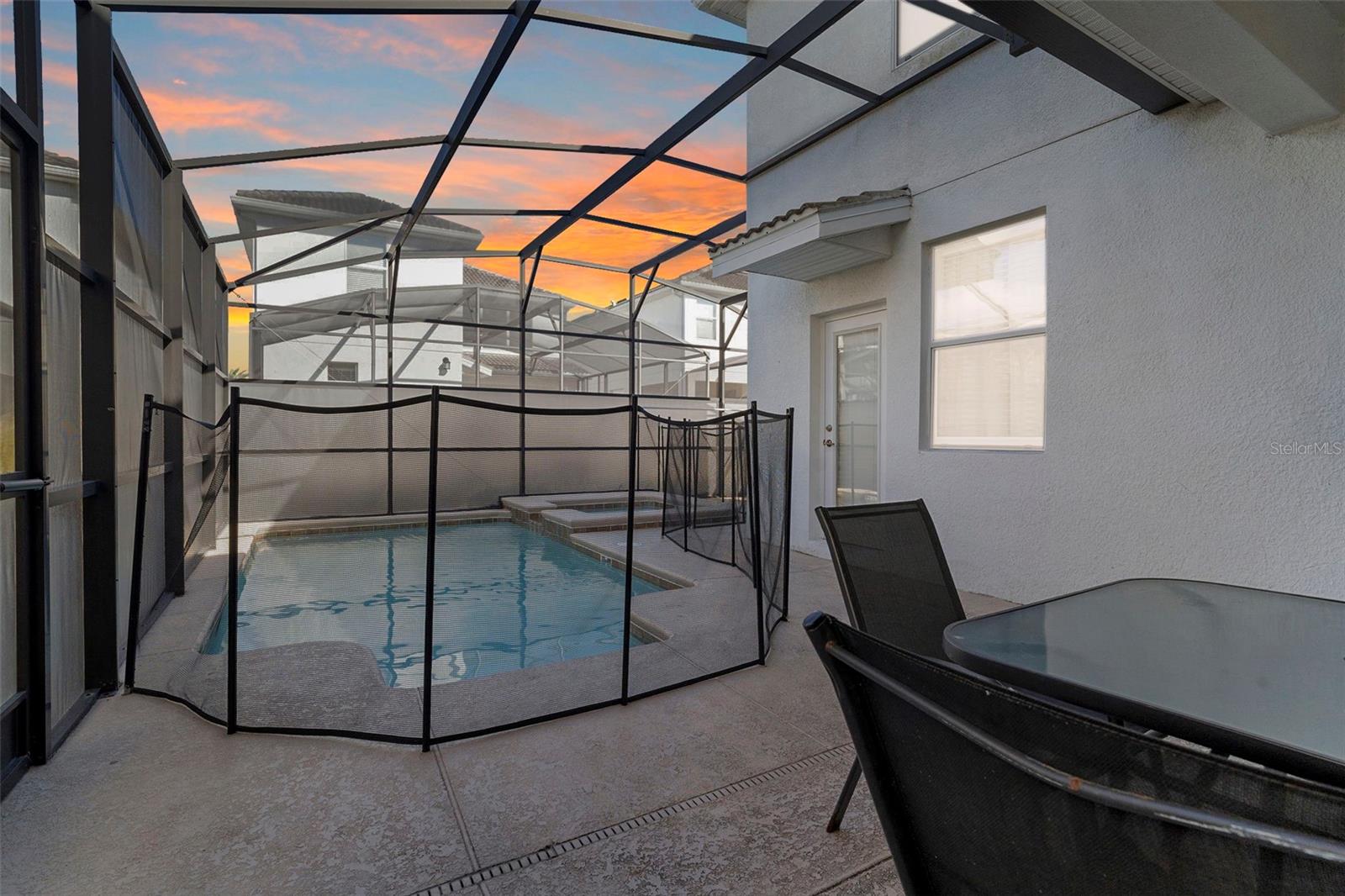 STOREY LAKE - Residential