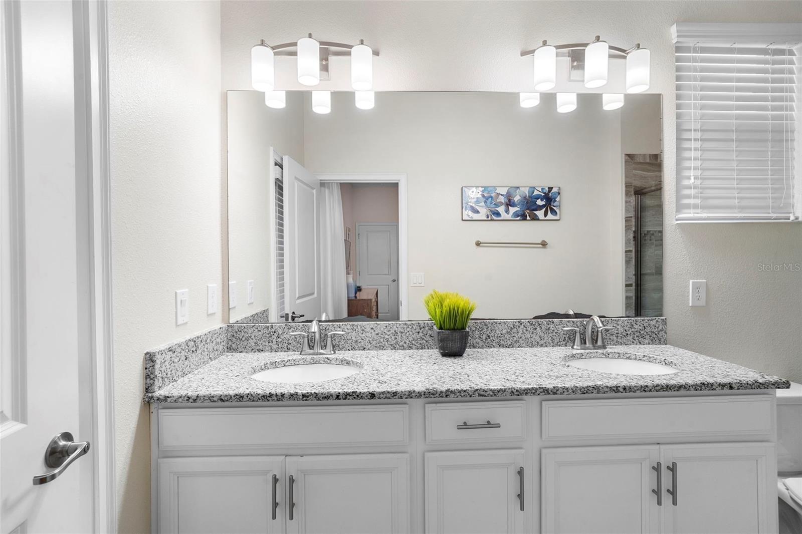 STOREY LAKE - Residential