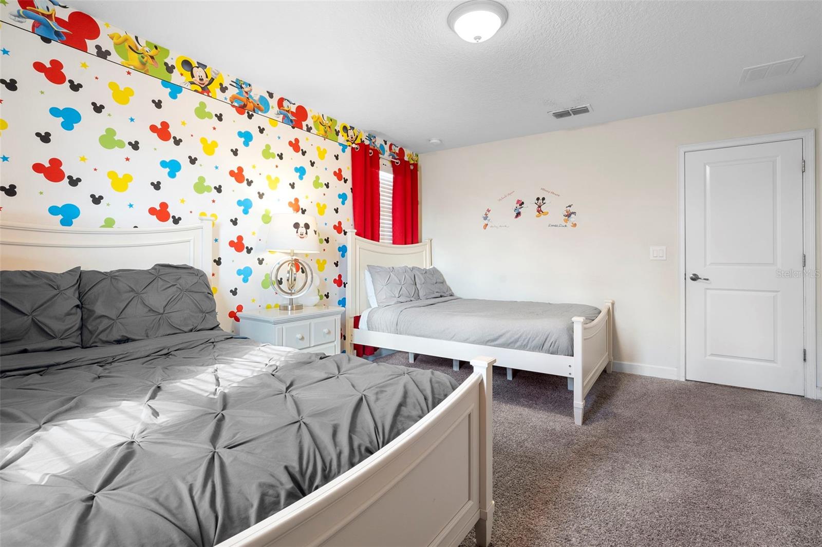 STOREY LAKE - Residential