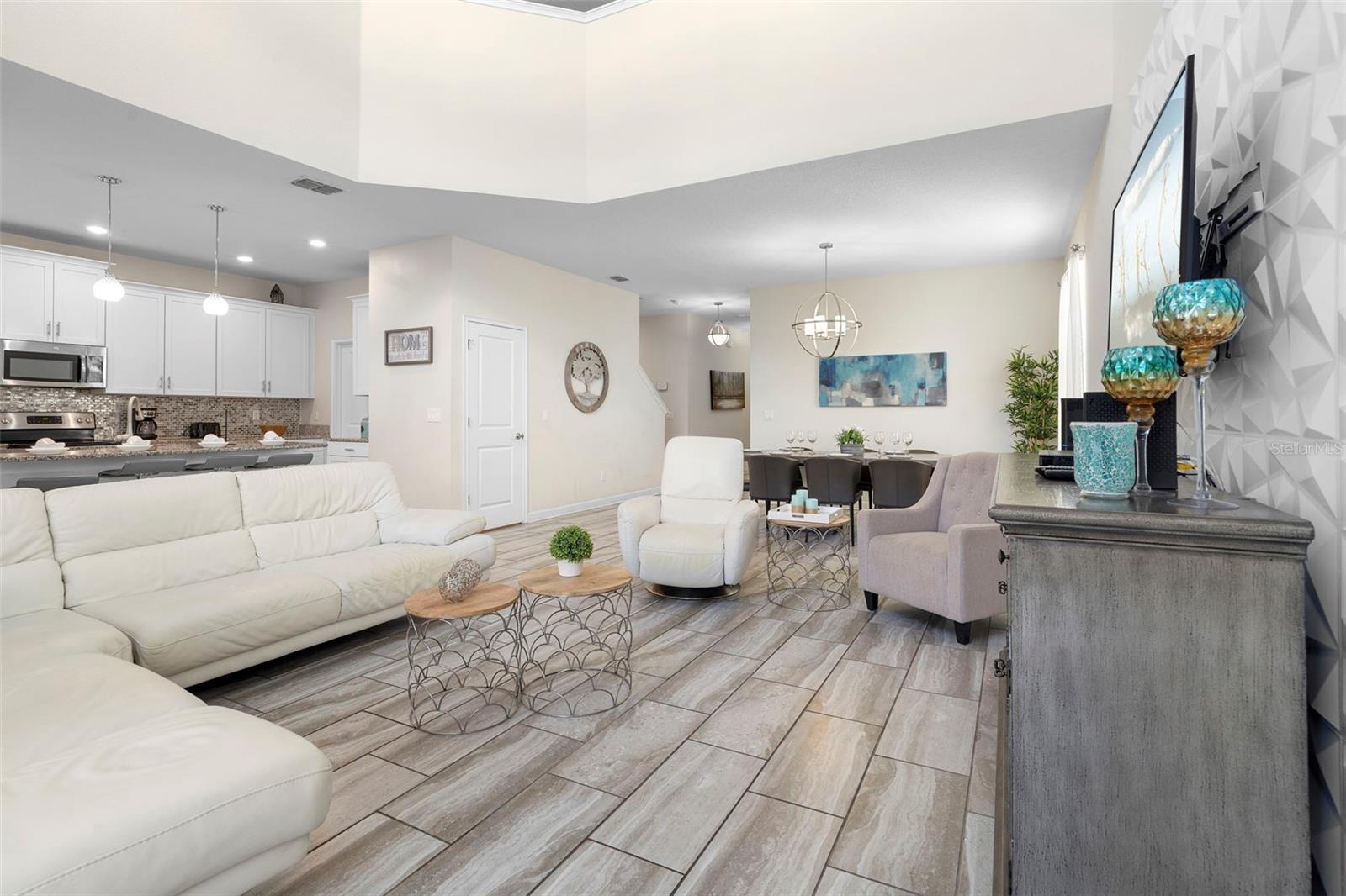 STOREY LAKE - Residential