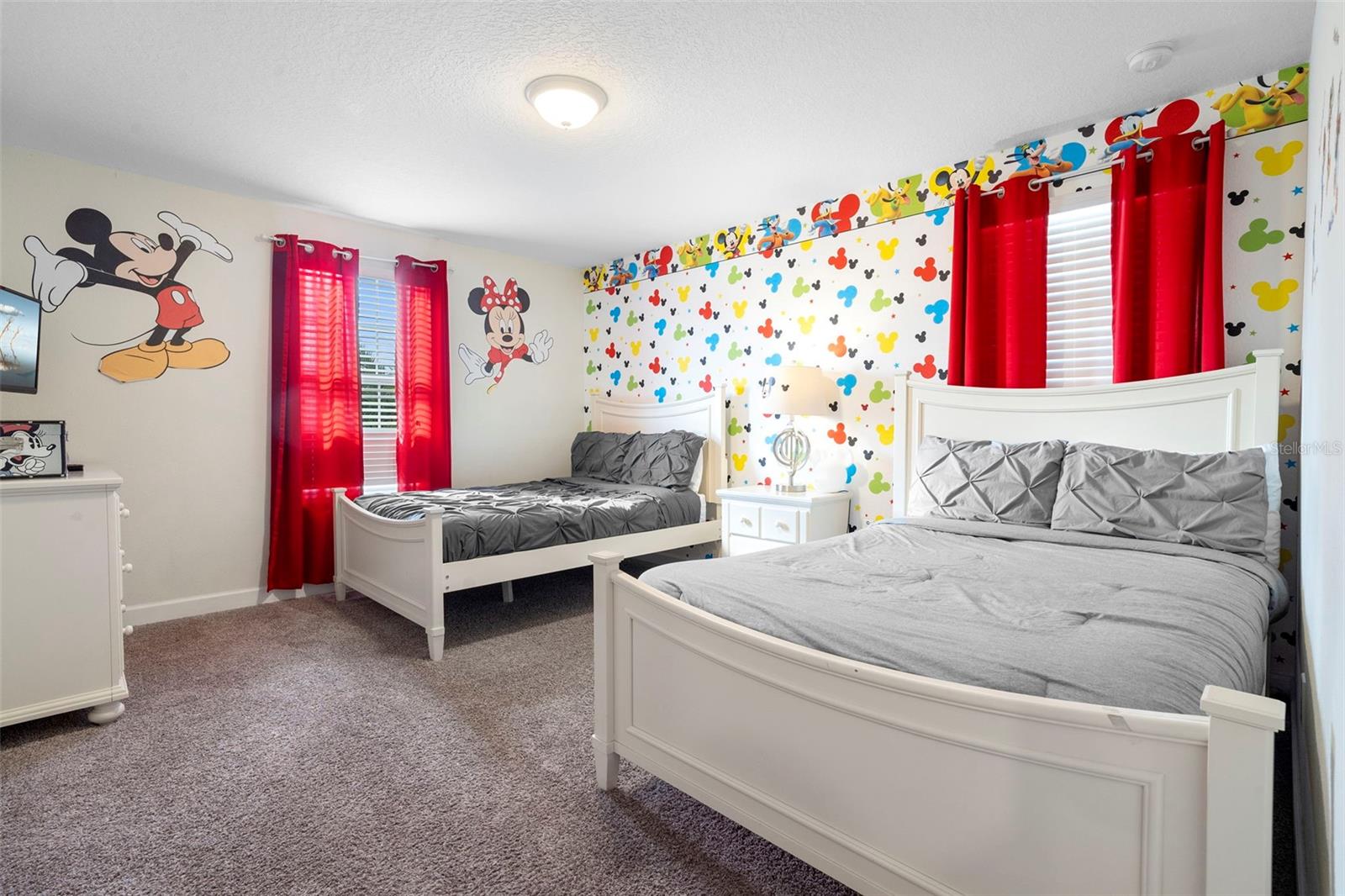 STOREY LAKE - Residential