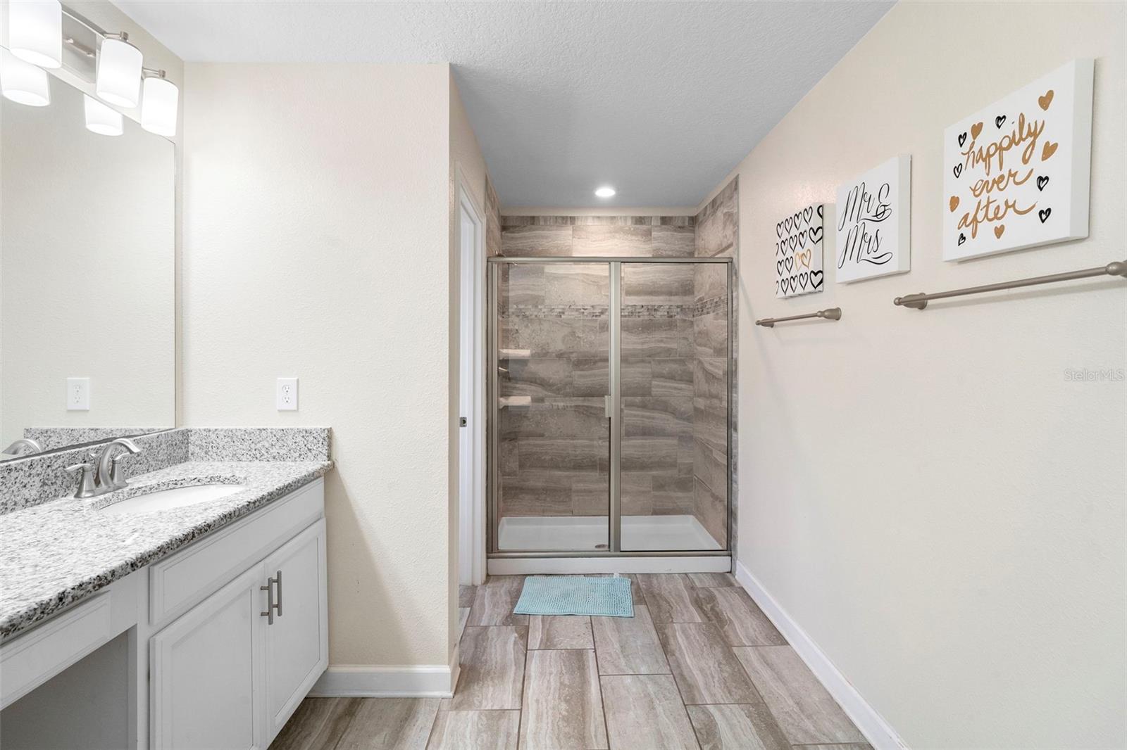 STOREY LAKE - Residential