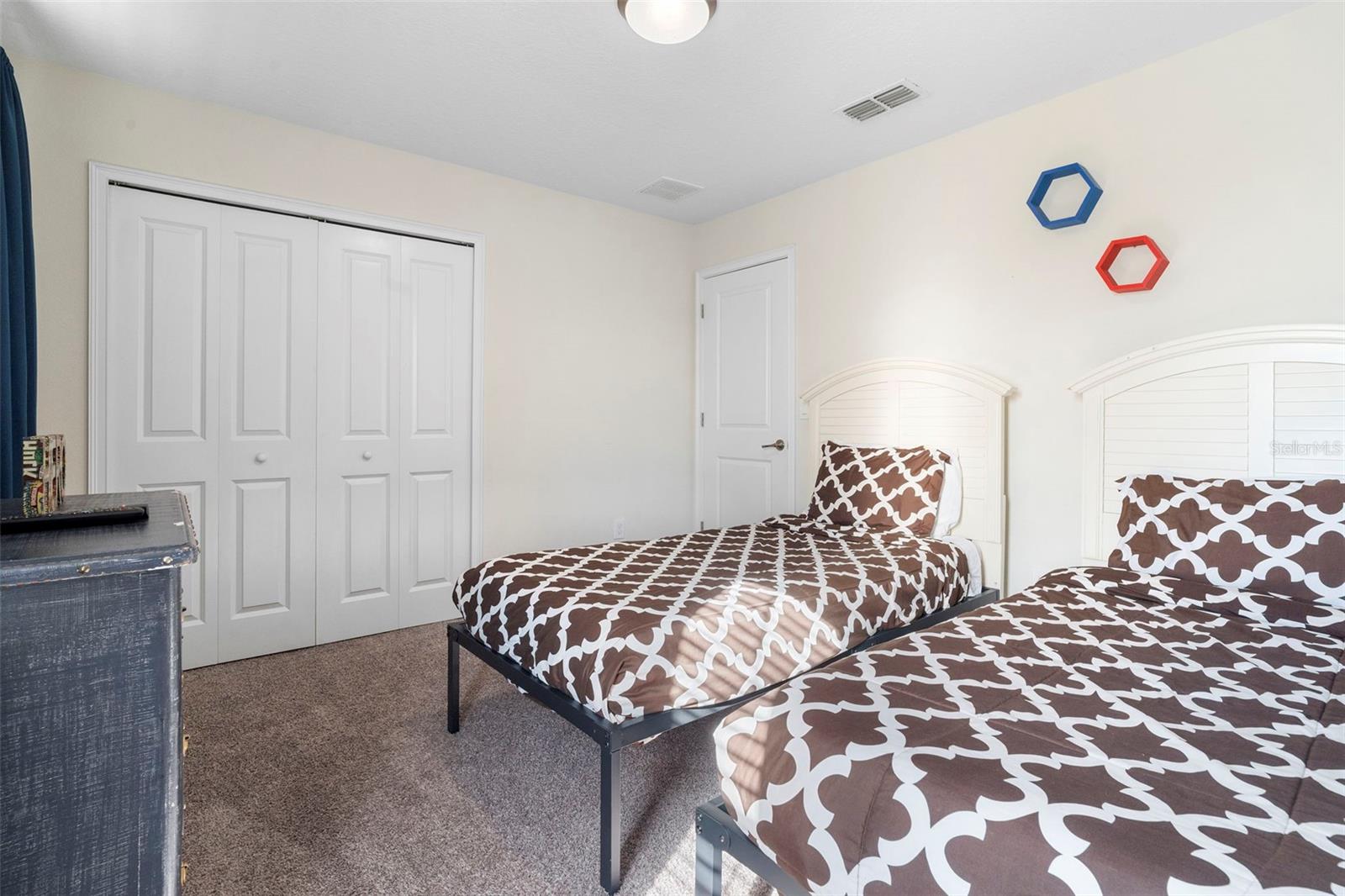 STOREY LAKE - Residential