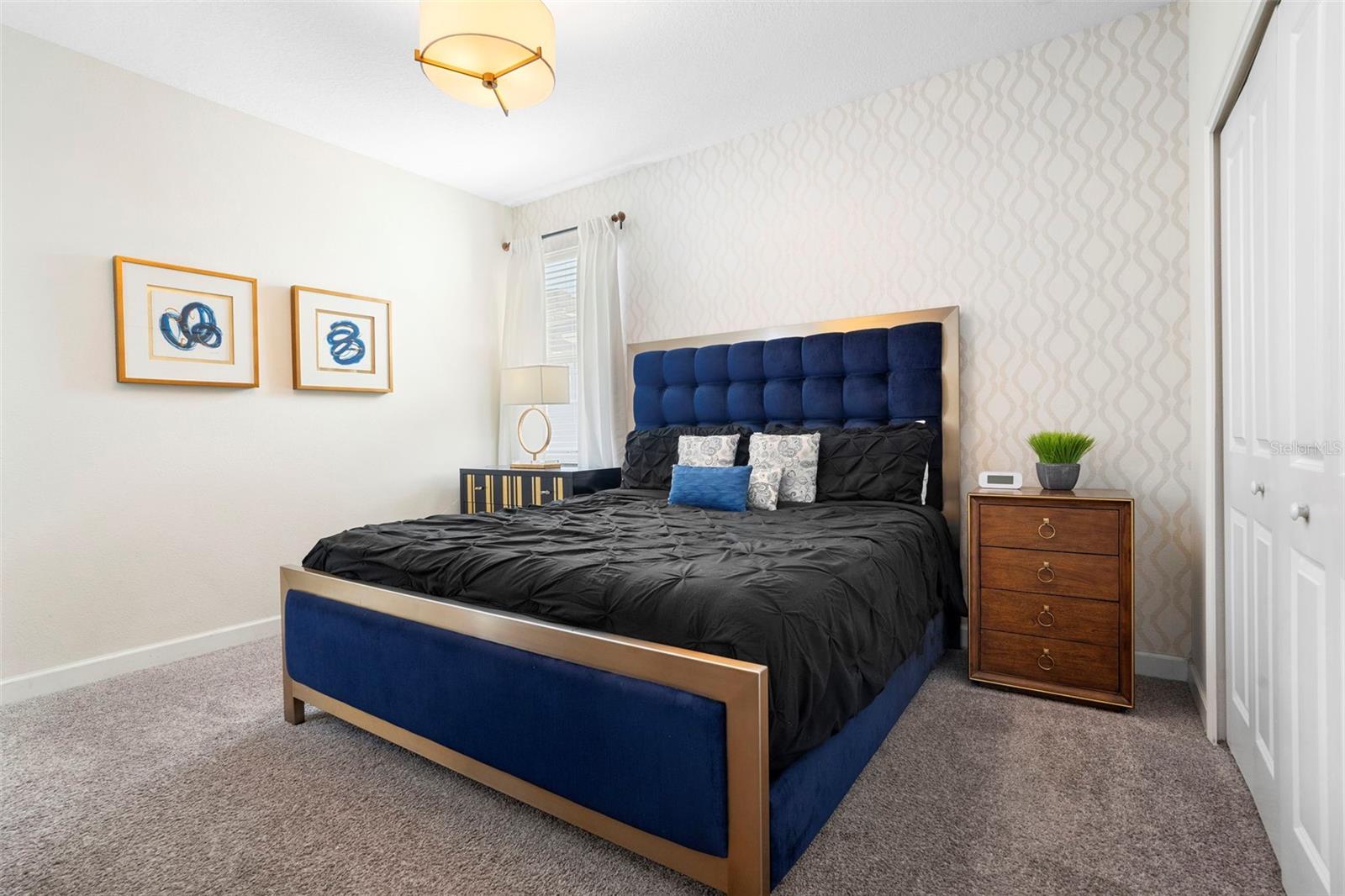 STOREY LAKE - Residential