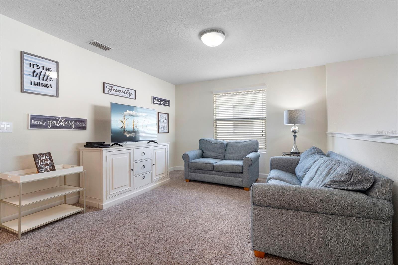 STOREY LAKE - Residential