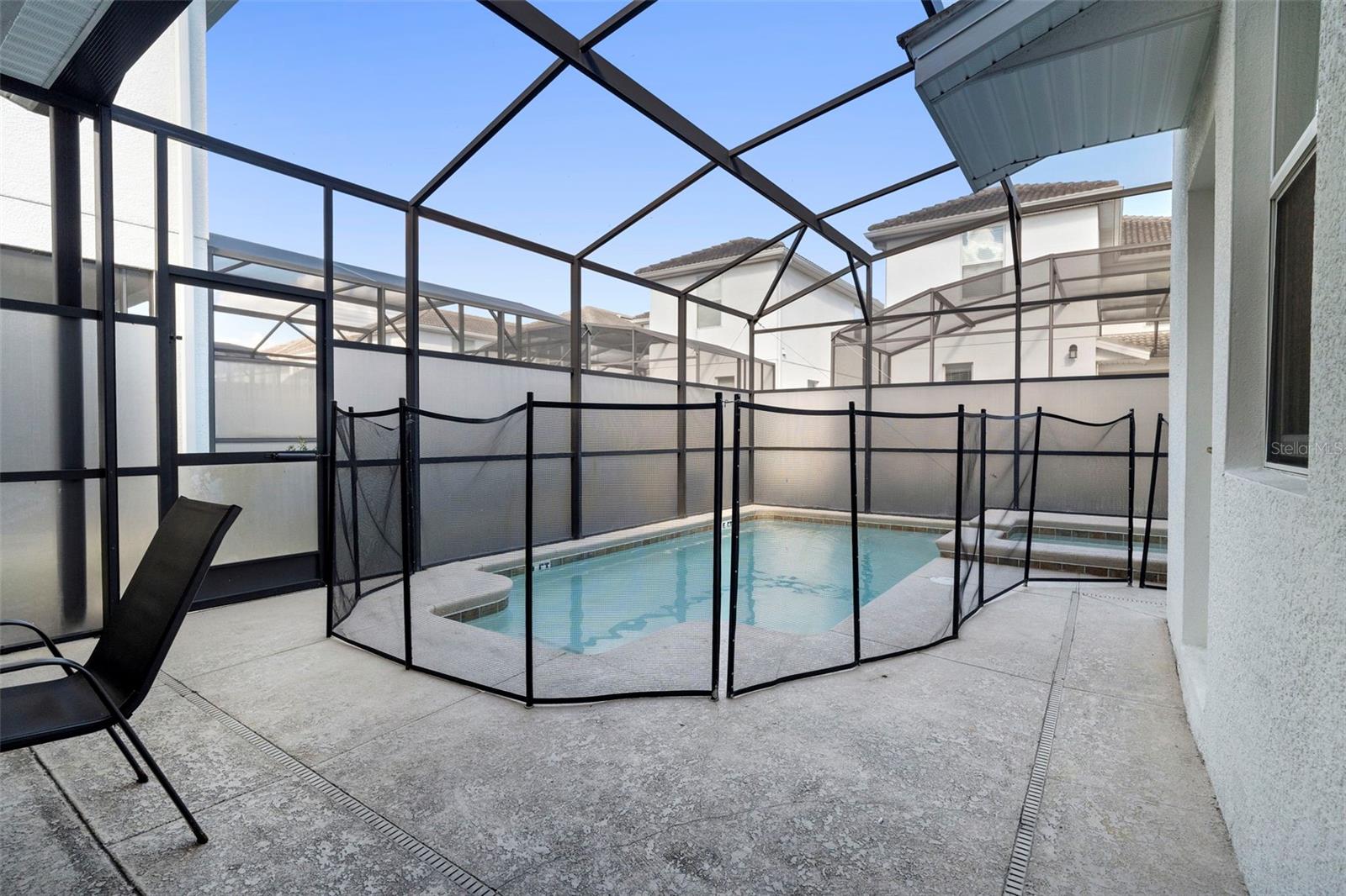 STOREY LAKE - Residential