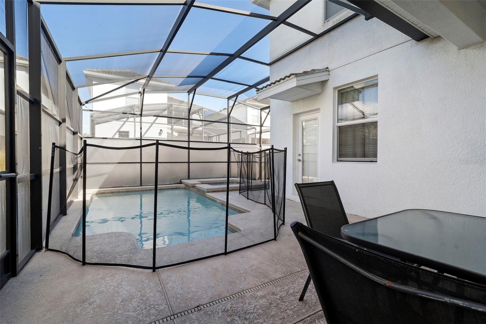 STOREY LAKE - Residential