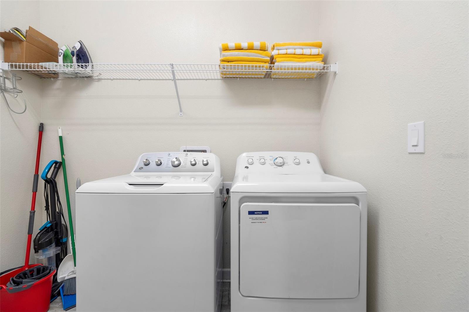 STOREY LAKE - Residential