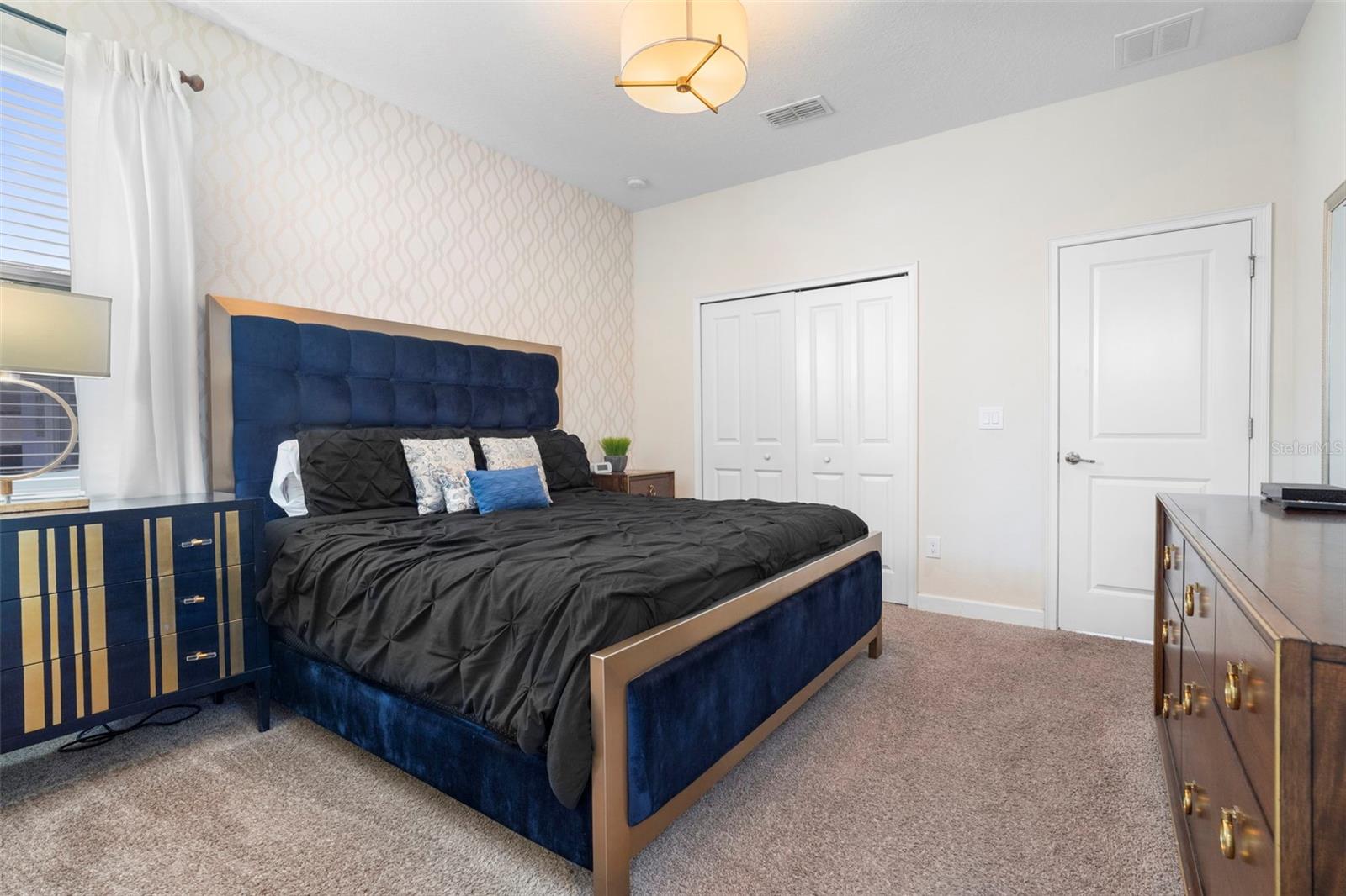 STOREY LAKE - Residential