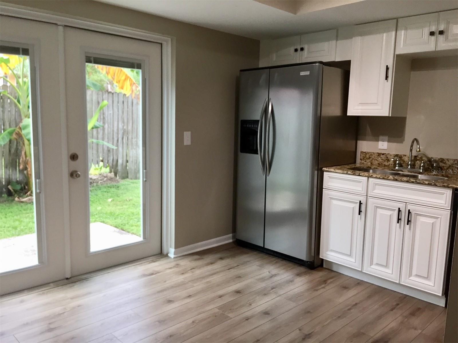 305 SOUTH WESTLAND A CONDOMINI - Residential Lease