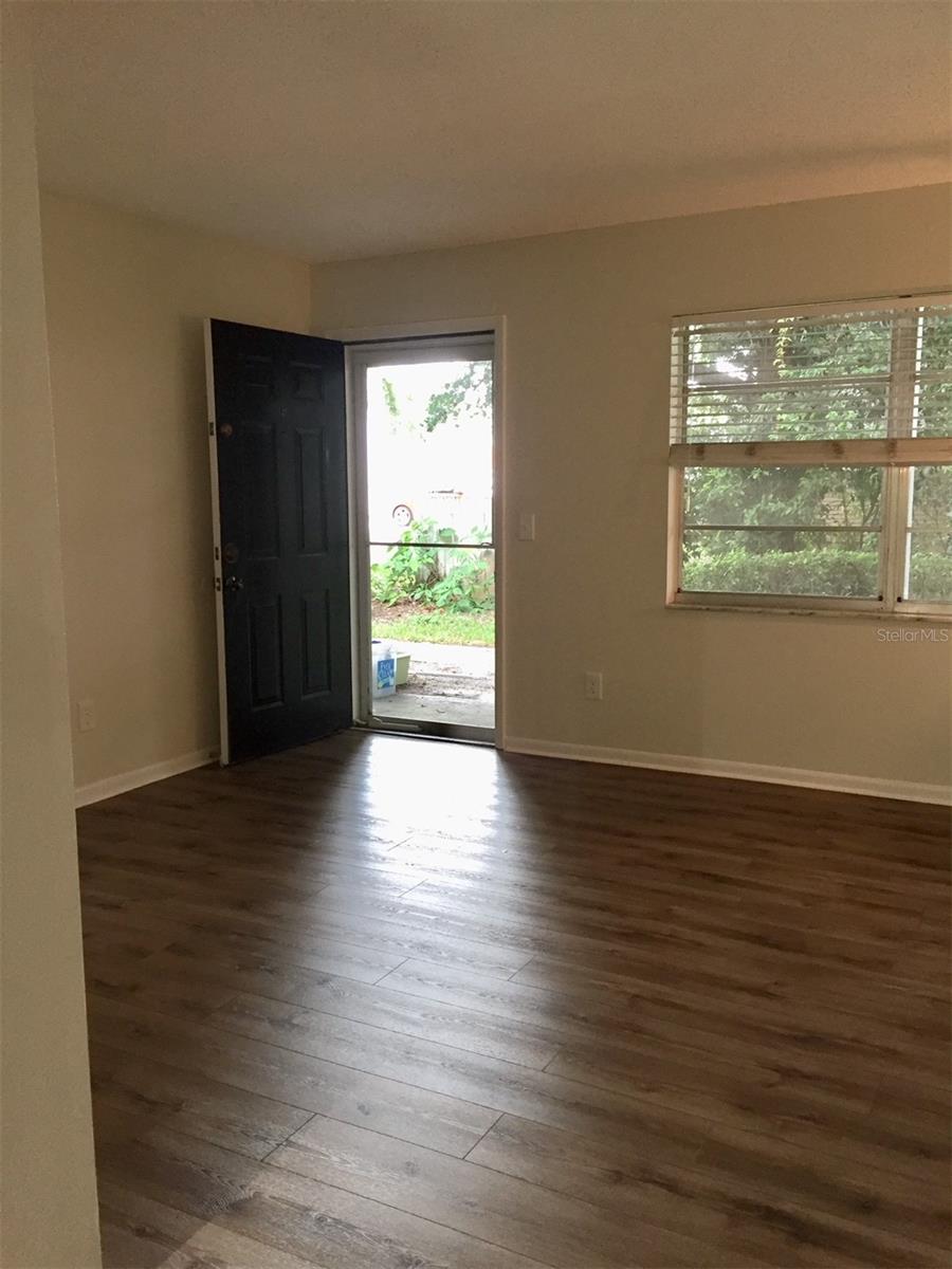 305 SOUTH WESTLAND A CONDOMINI - Residential Lease