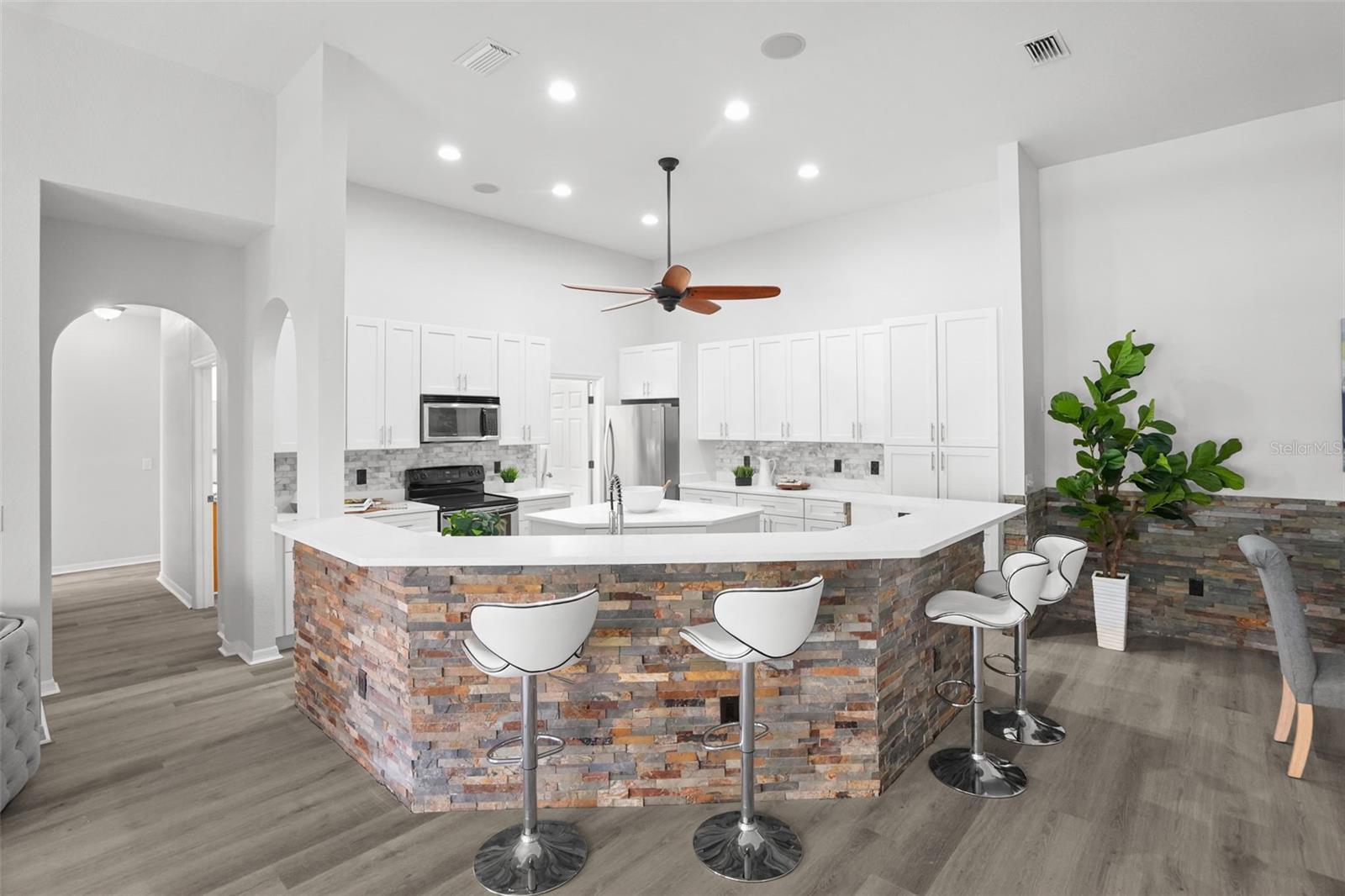 21019 SUNPOINT WAY 201