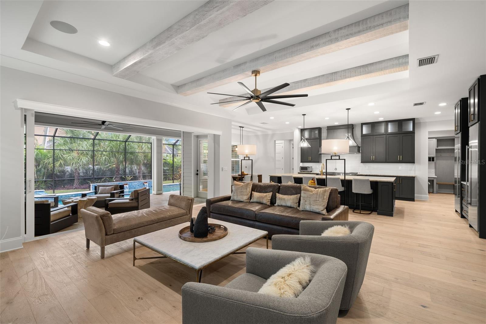 BEACH PARK - PALM PARK - Residential