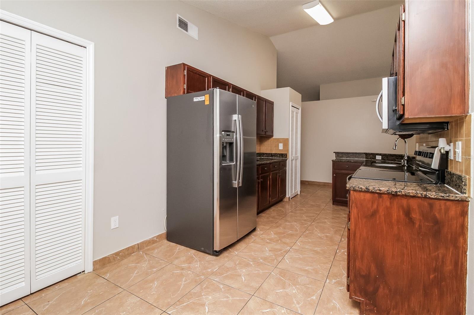 LAKEVIEW VILLAGE - Residential