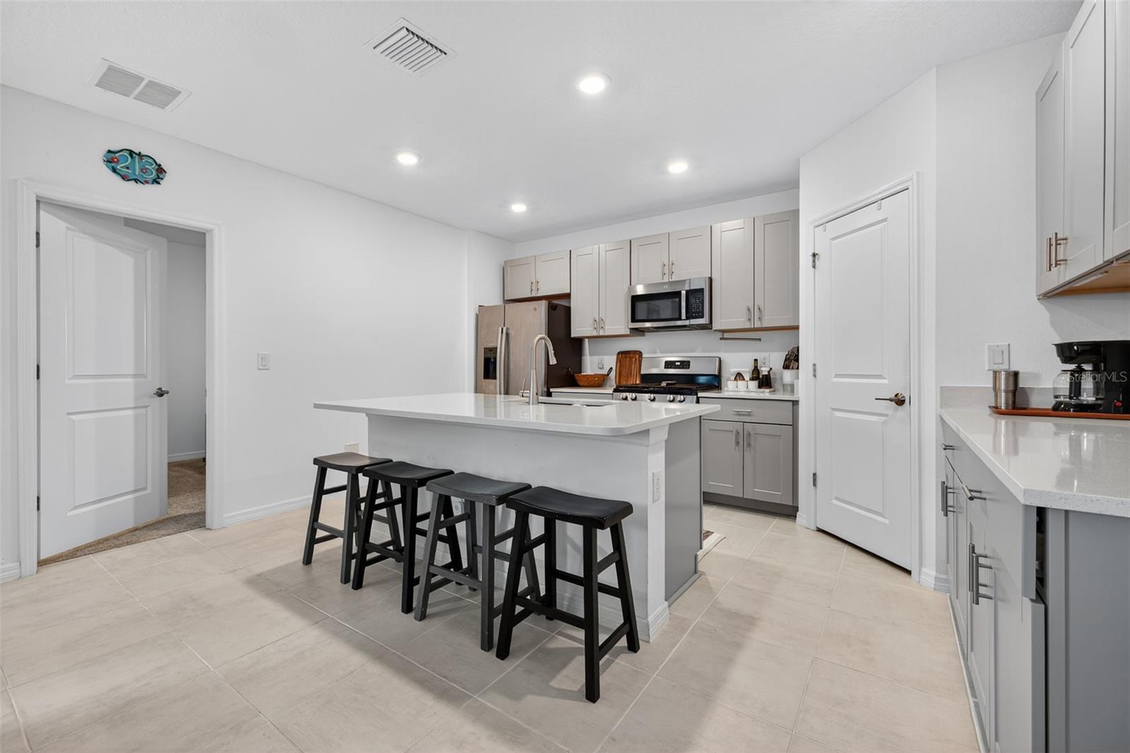 ARTISAN LAKES EAVES BEND - Residential Lease