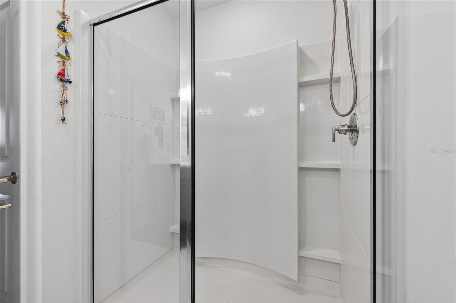 ARTISAN LAKES EAVES BEND - Residential Lease