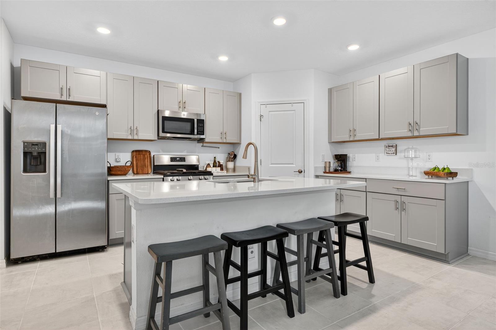 ARTISAN LAKES EAVES BEND - Residential Lease