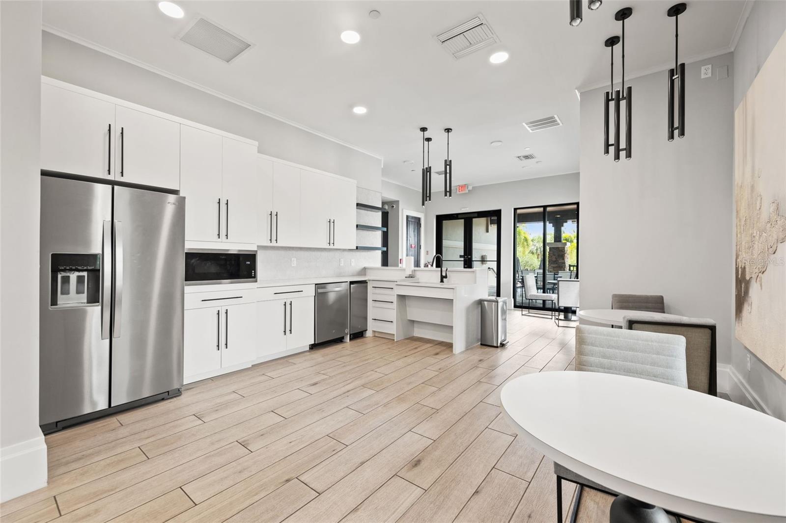 ARTISAN LAKES EAVES BEND - Residential Lease