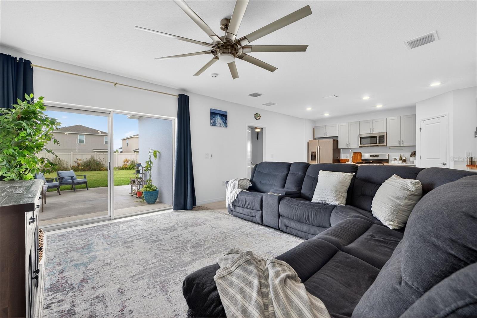 ARTISAN LAKES EAVES BEND - Residential Lease