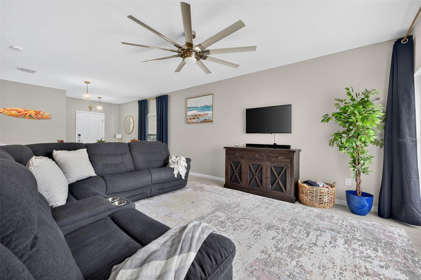 ARTISAN LAKES EAVES BEND - Residential Lease