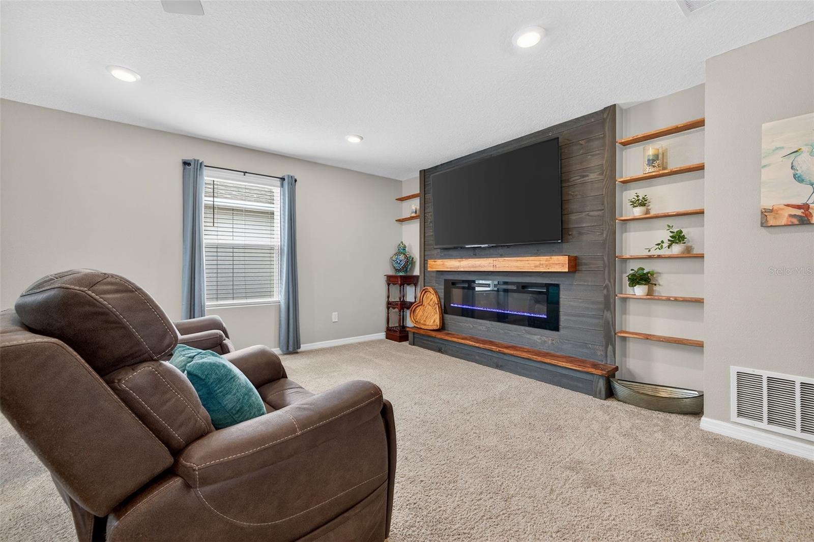 ARTISAN LAKES EAVES BEND - Residential Lease