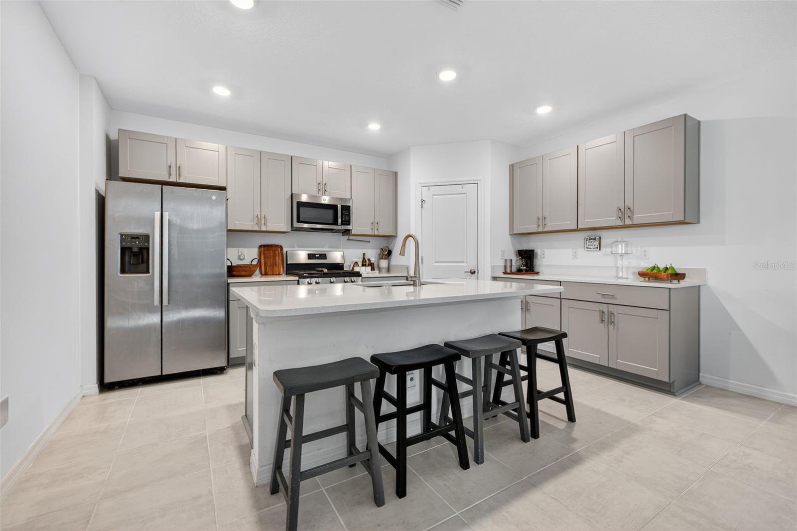 ARTISAN LAKES EAVES BEND - Residential Lease