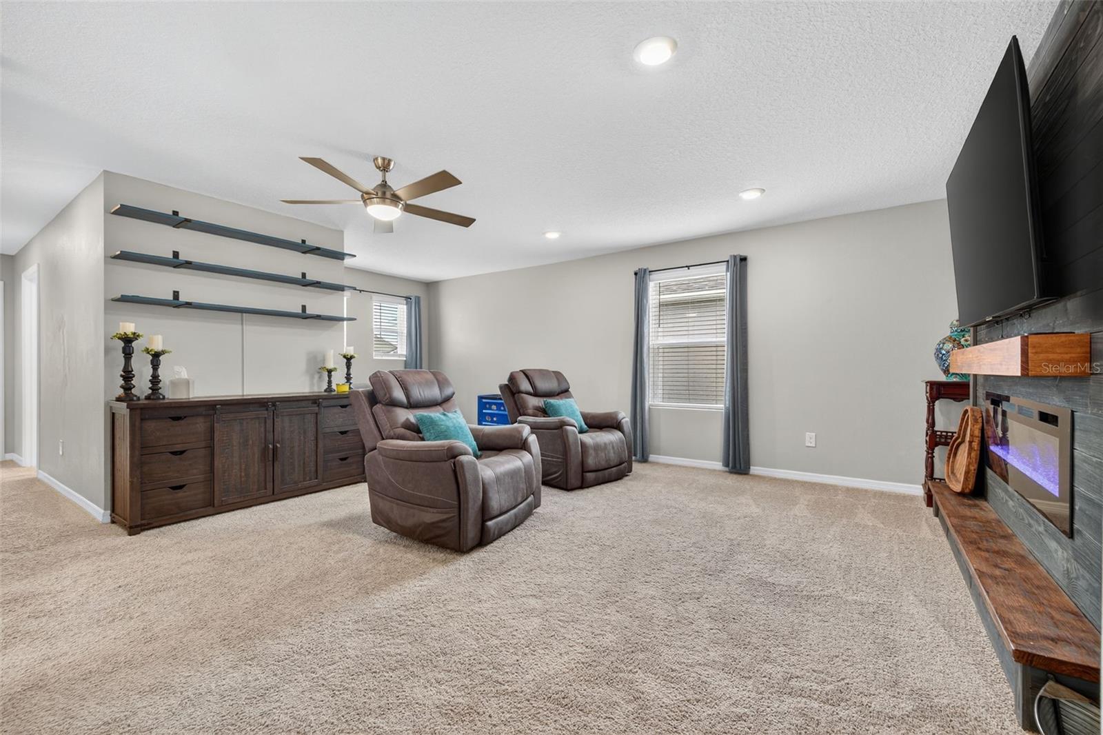 ARTISAN LAKES EAVES BEND - Residential Lease