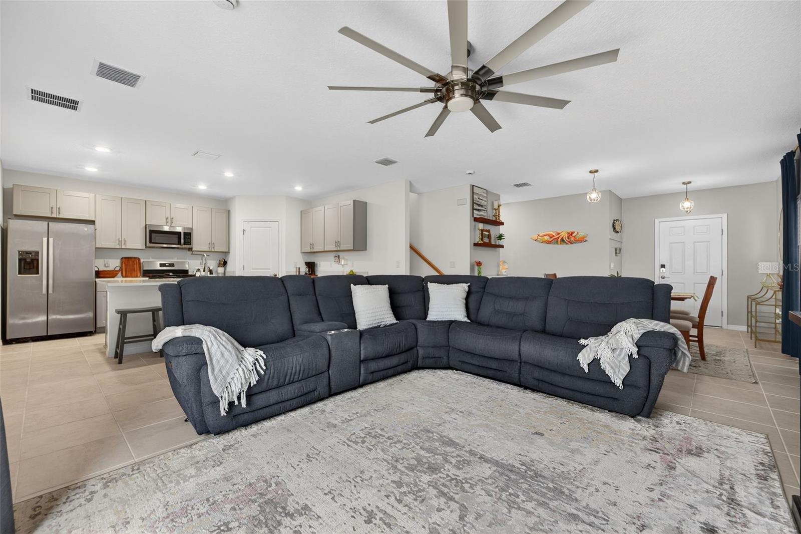 ARTISAN LAKES EAVES BEND - Residential Lease