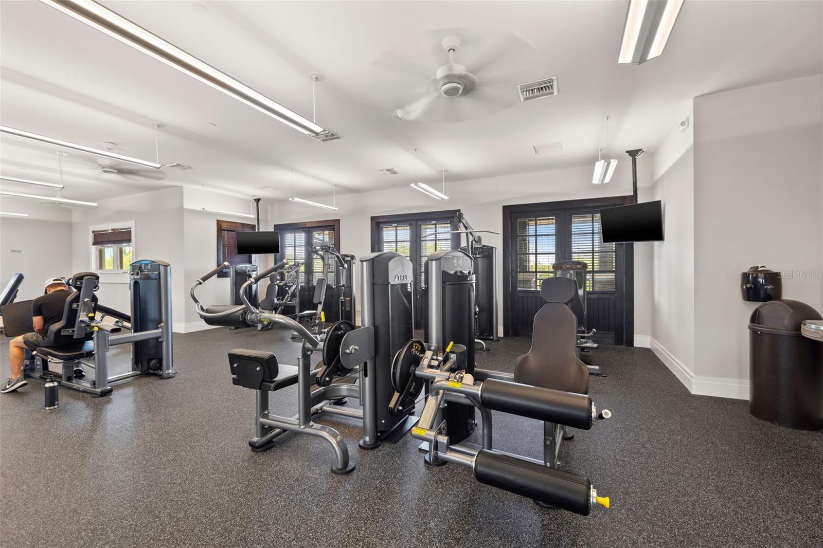 ARTISAN LAKES EAVES BEND - Residential Lease