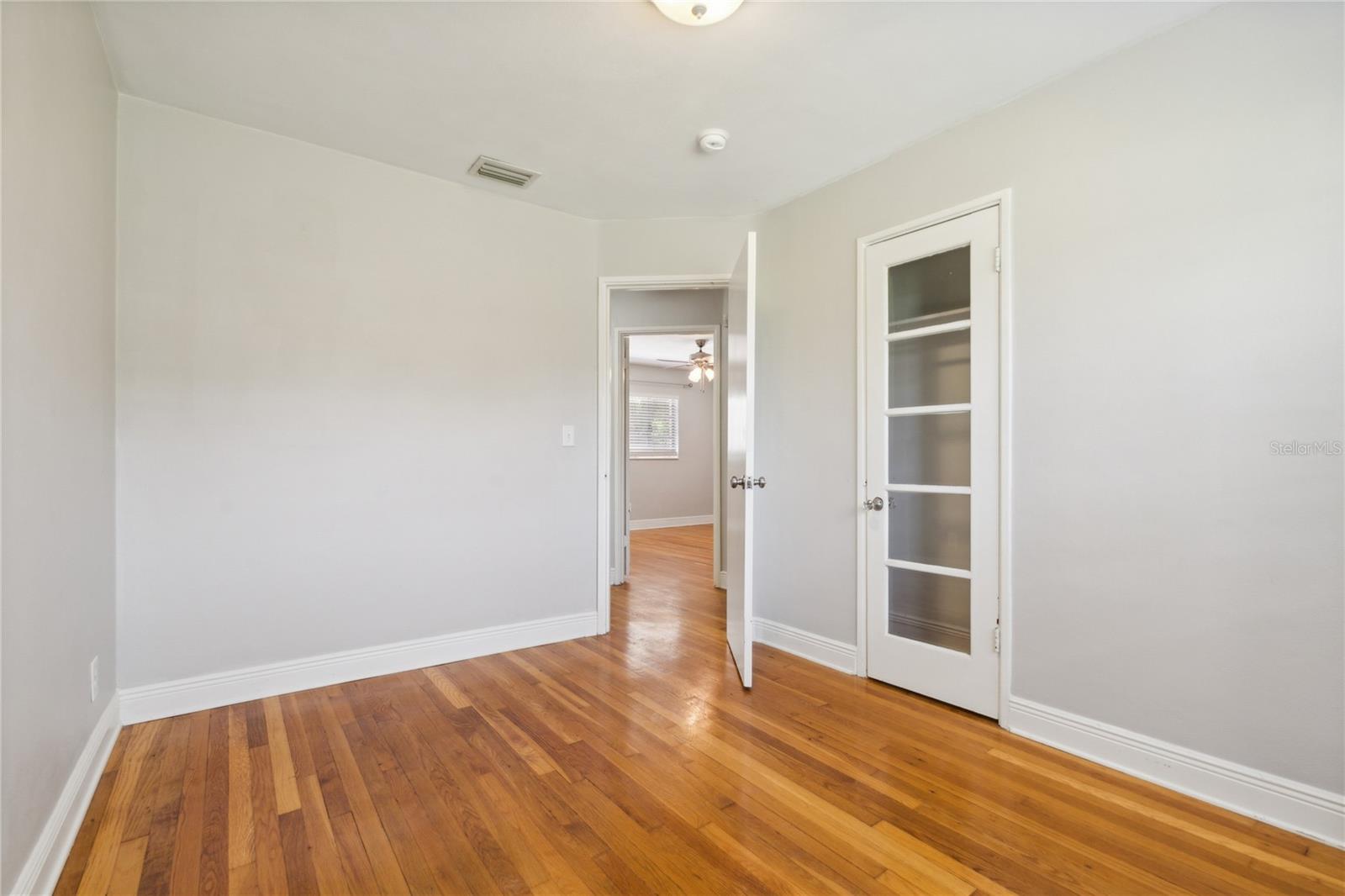 MANHATTAN MANOR 3 - Residential Lease