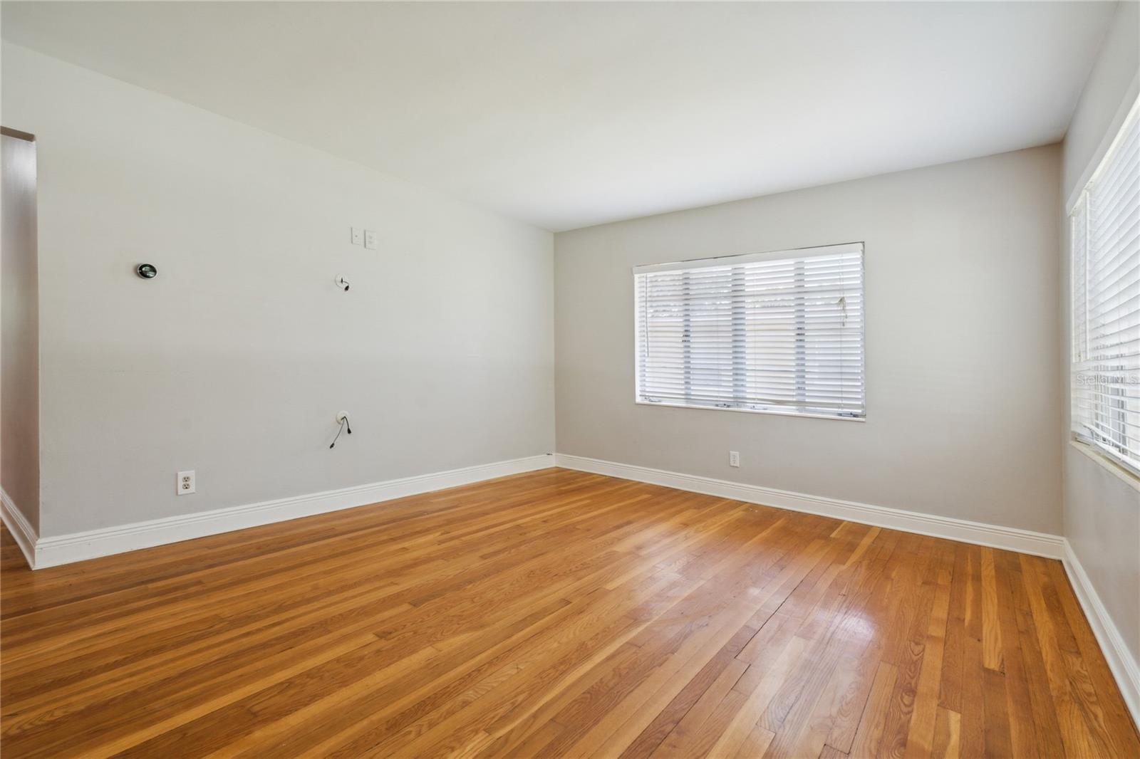 MANHATTAN MANOR 3 - Residential Lease