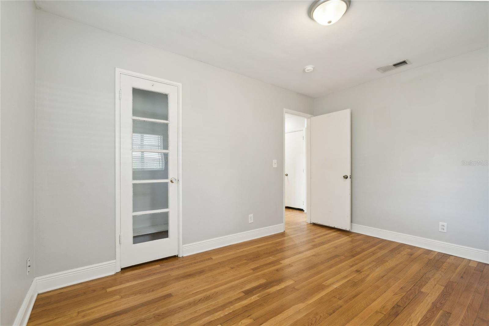 MANHATTAN MANOR 3 - Residential Lease