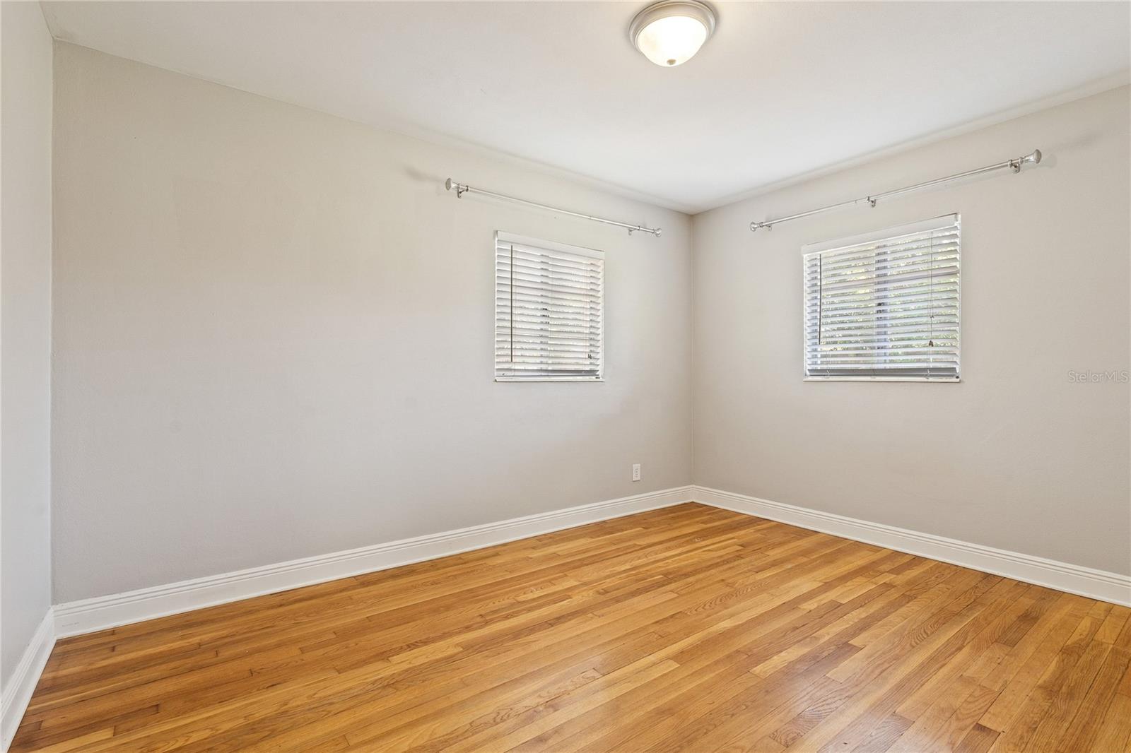 MANHATTAN MANOR 3 - Residential Lease