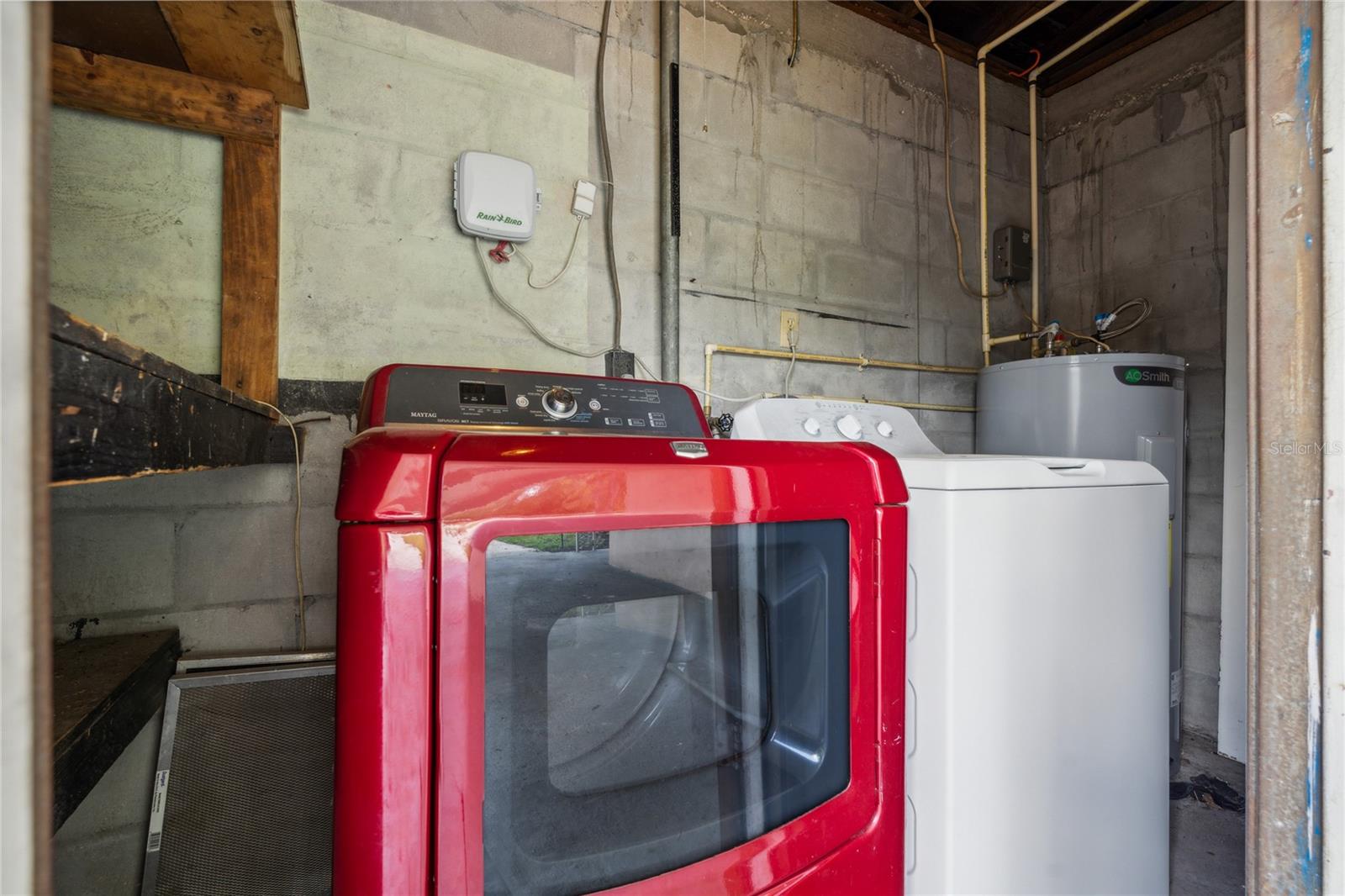 MANHATTAN MANOR 3 - Residential Lease