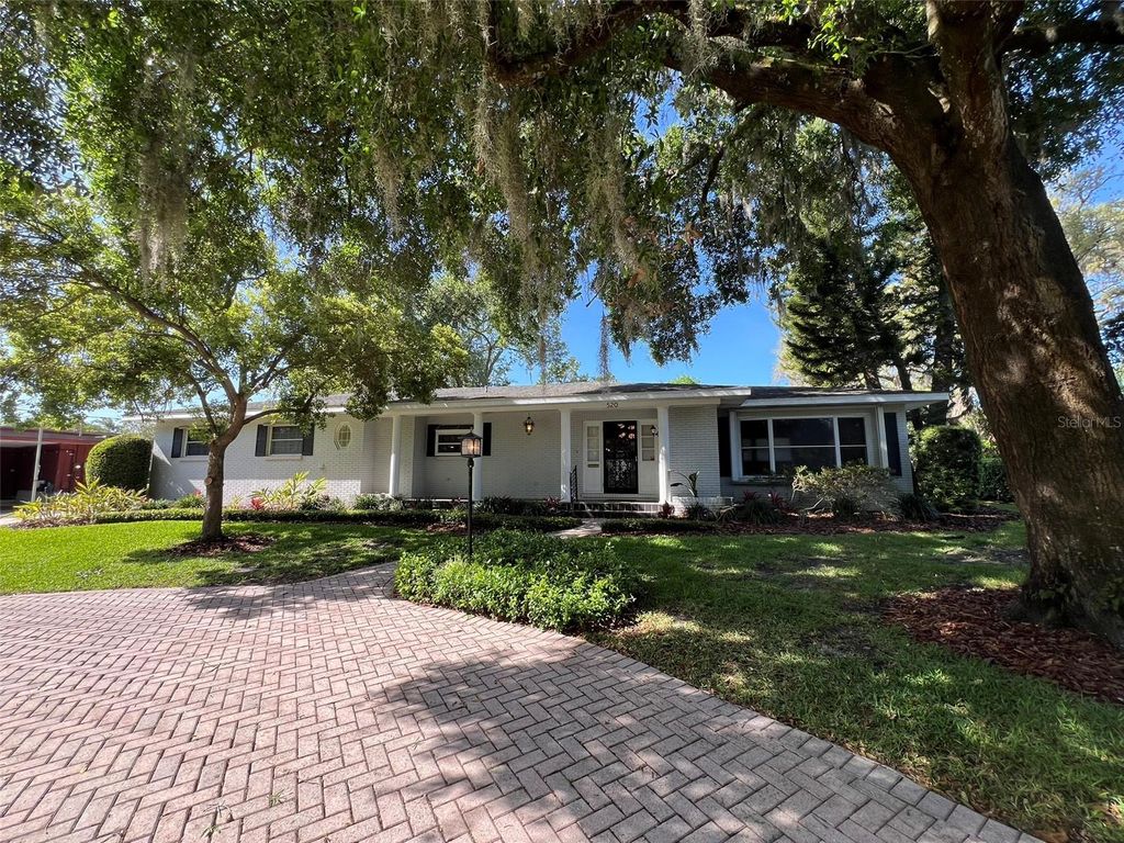 Photo of 520 S Riverhills Drive, Temple Terrace, FL 33617 (MLS # TB8495455)