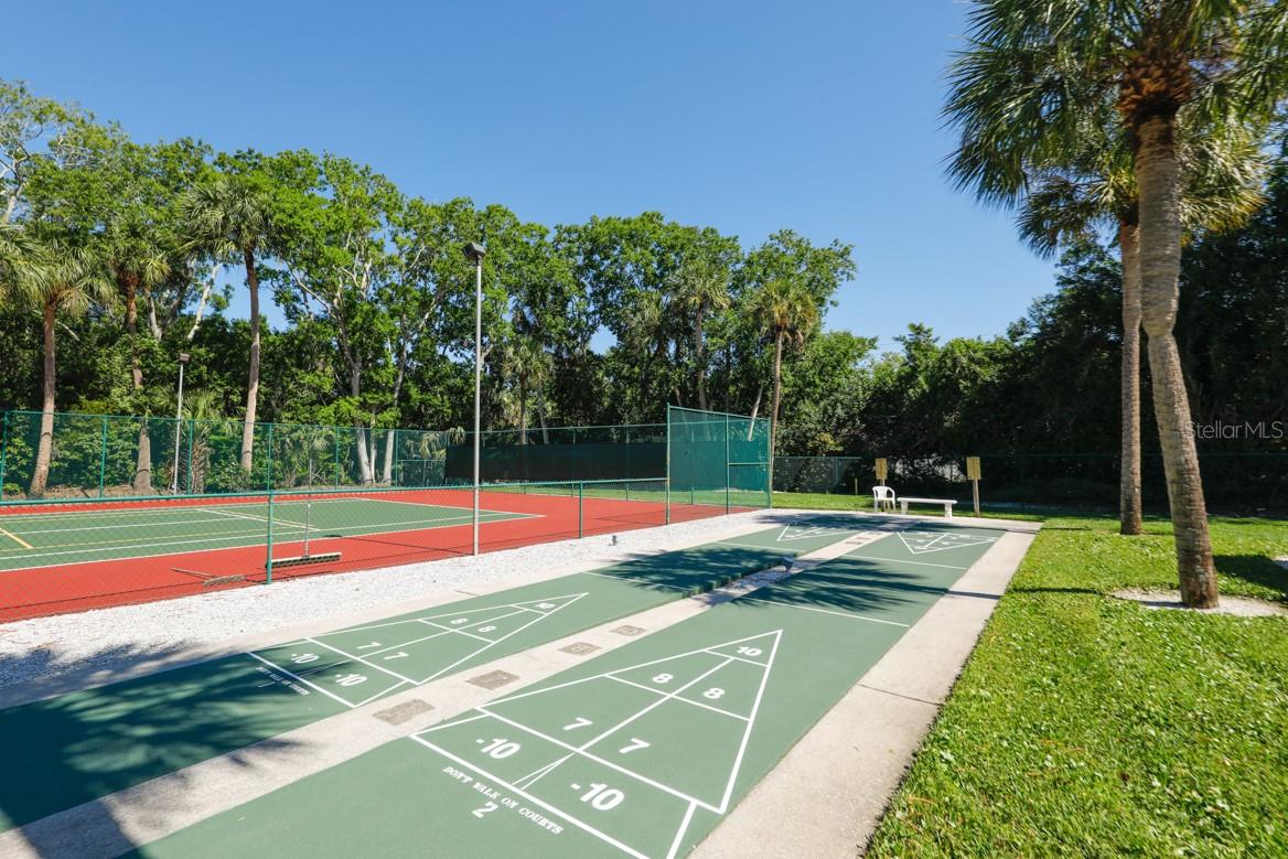 VILLAGE GARDENS PH 2 - Residential Lease
