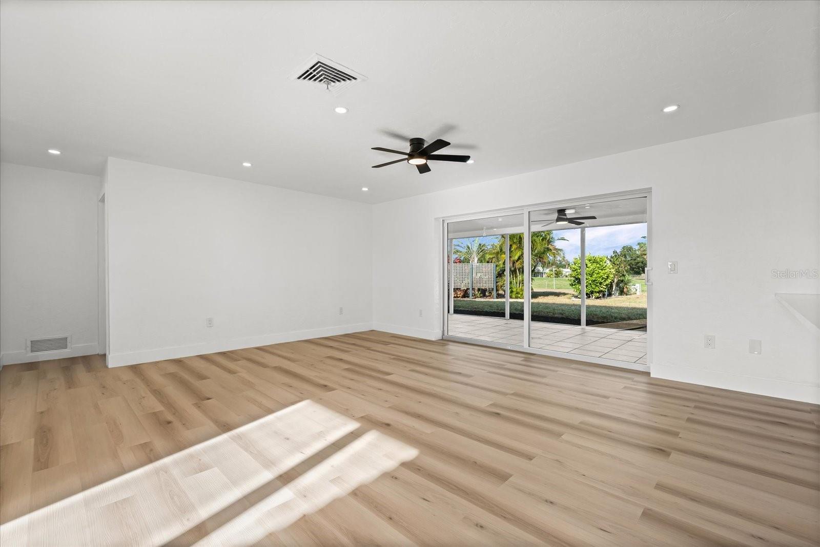 VILLAGE GREEN CLUB ESTATES - Residential