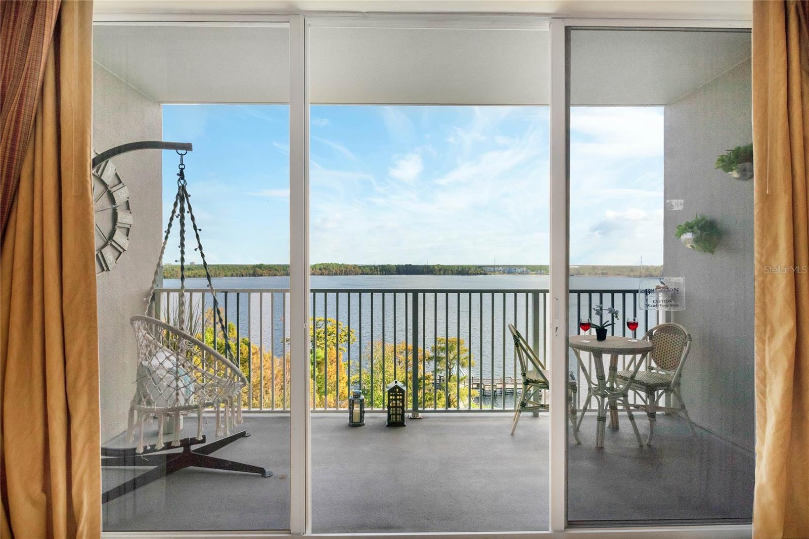 BLUE HERON BEACH RESIDENCE TOWER I - Residential