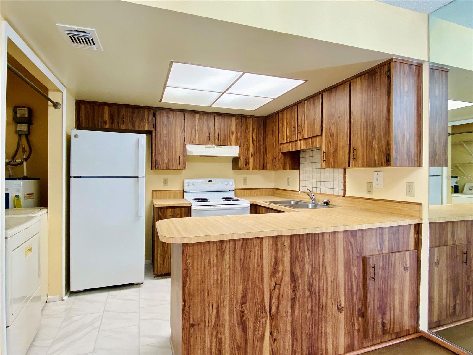 WINDTREE GARDENS CONDO PH 02 - Residential Lease