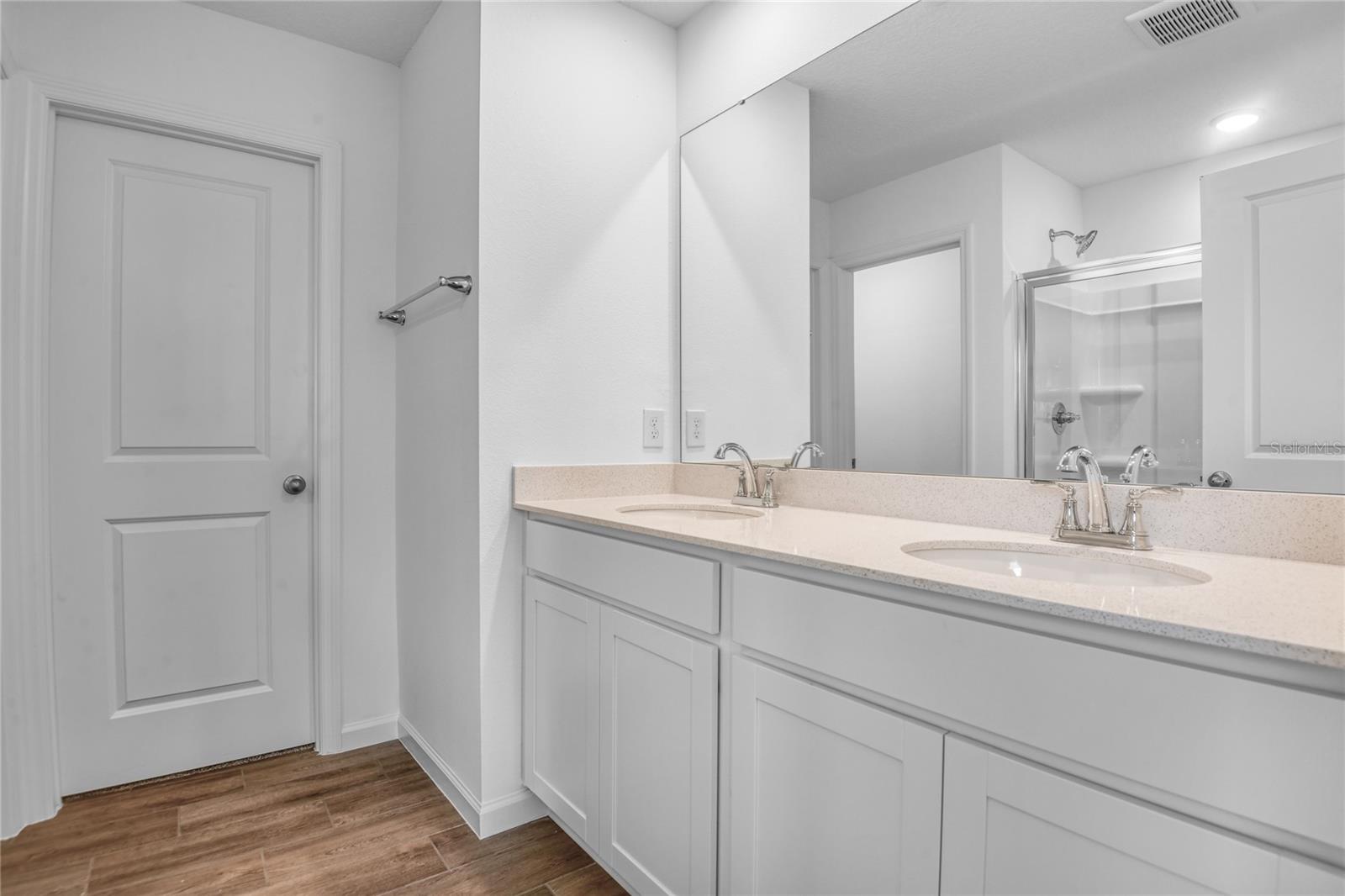 SEASONS AT SHORES OF LAKE DELL - Residential