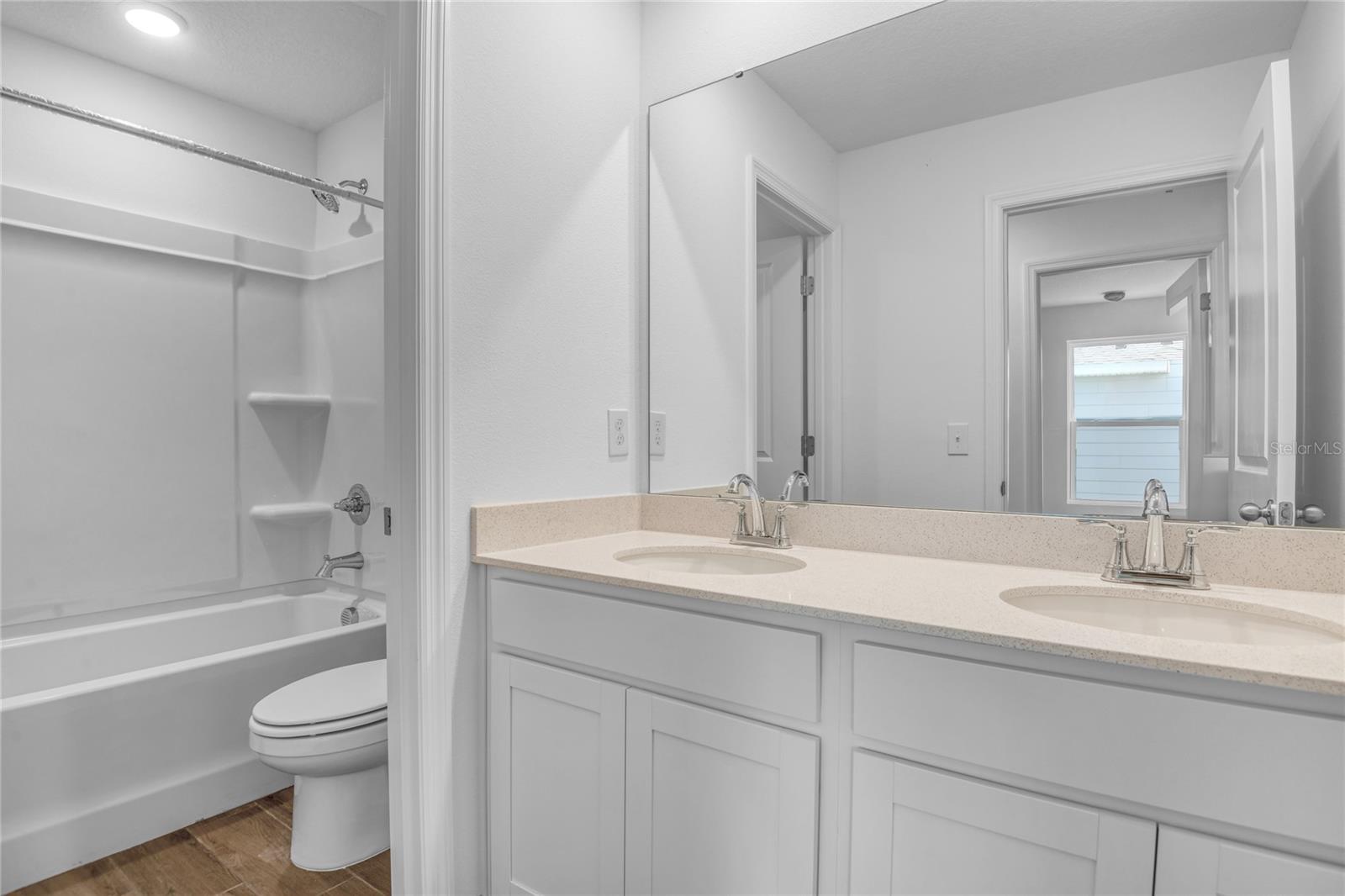 SEASONS AT SHORES OF LAKE DELL - Residential