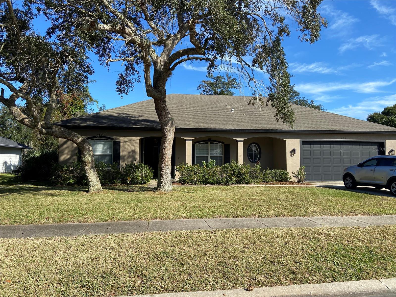 HIDDEN OAKS AT SPRUCE CREEK - Residential