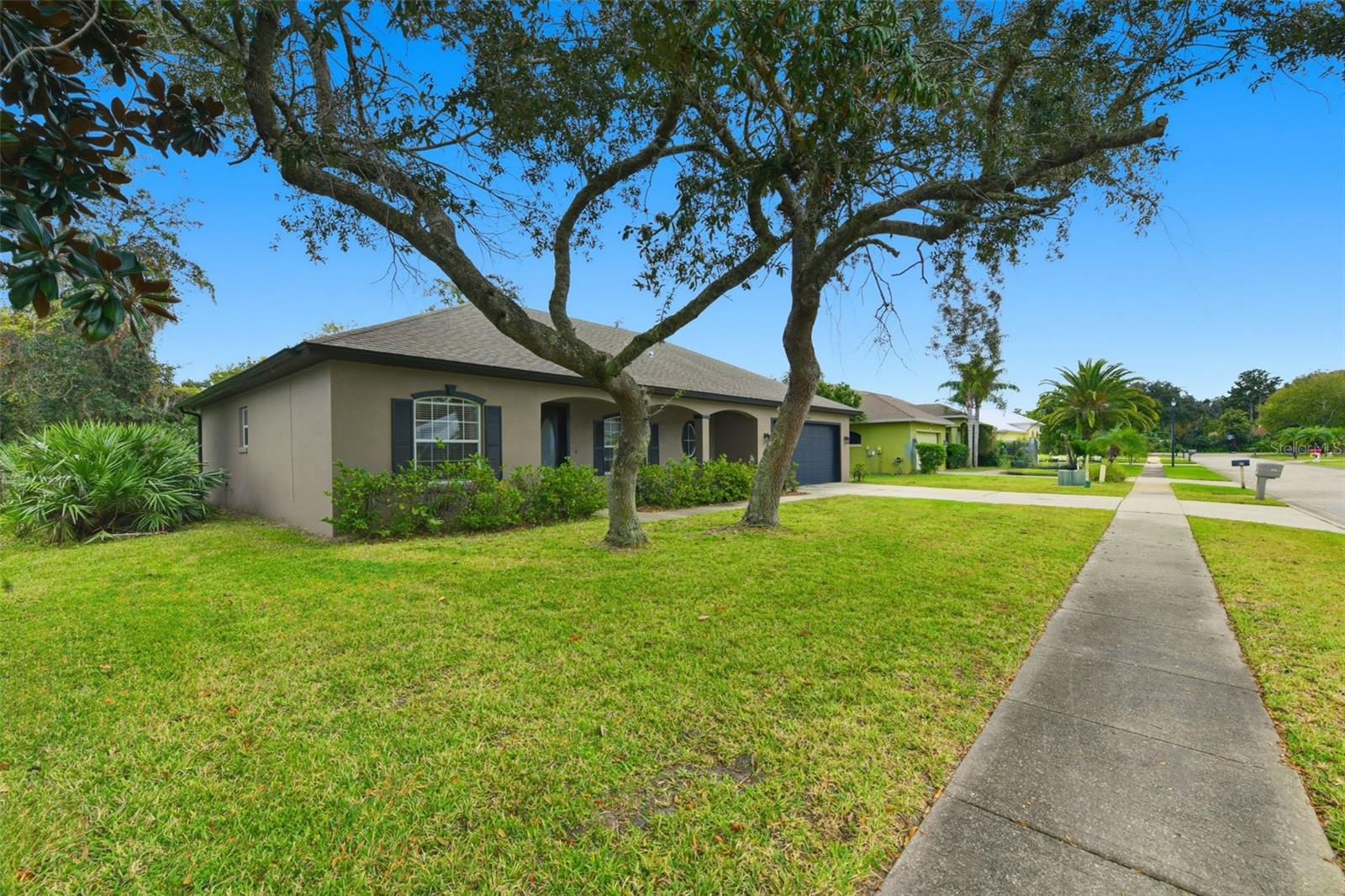 HIDDEN OAKS AT SPRUCE CREEK - Residential