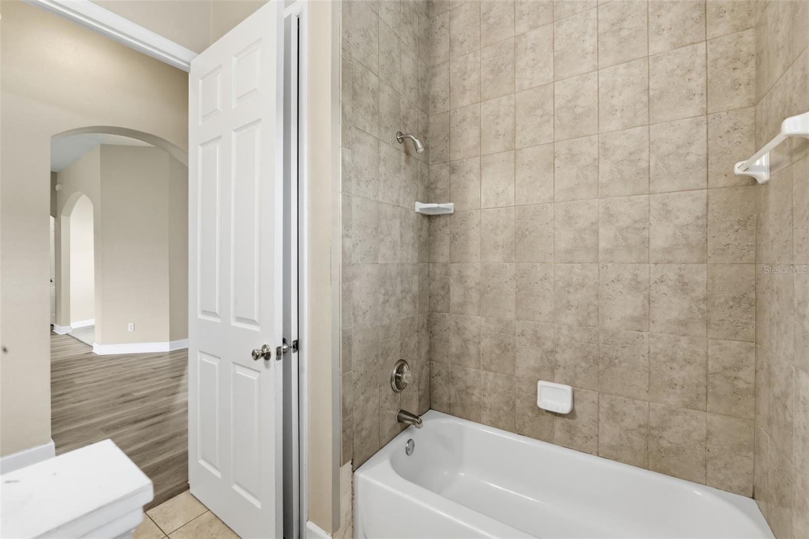 HIDDEN OAKS AT SPRUCE CREEK - Residential